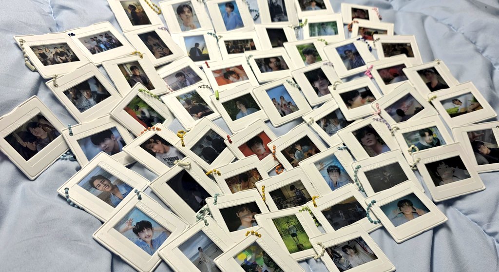 DAY6 ​ 🅣🅗🅔 ​ 🅓🅔🅒🅐🅓🅔
낭만합격 고양콘에 낭만과 감성을 한스푼 더해줄
필름마운트 키링 나눔 ˖⁺‧₊♡

🍥 8월 30일 첫콘
🍥 80개
🍥 시간 및 장소 타래 공지

중복 없이 모두 다르게 멤버들 인스타 사진 등
이쁜 사진들로 고르고 골라 만들었으니
많은 관심과 RT 부탁드려요♡
#데이식스