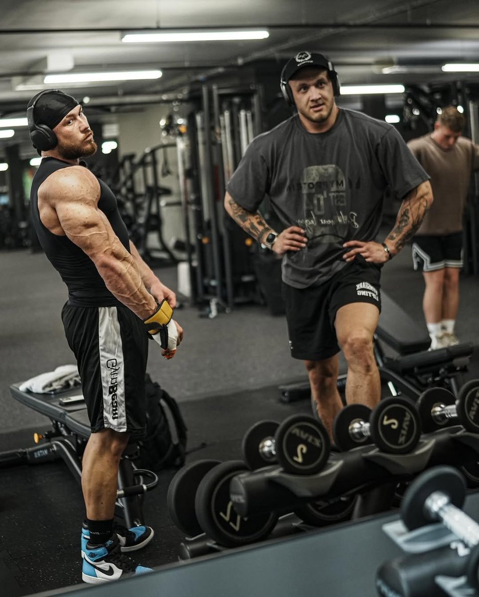 It's not just about me. We all can put in the work

#backday #shredded