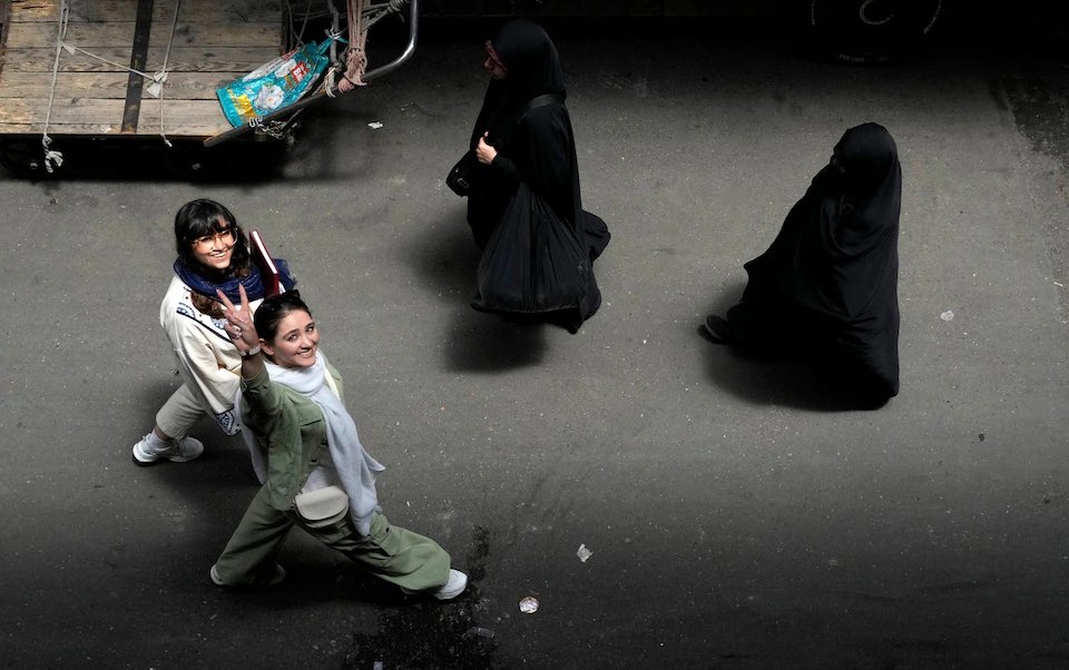 🚨🇮🇱🇮🇷 The Israeli Mossad hacked into Tehran's hijab control cameras, using them to track terrorists for a year. 
Here's the kicker: after the 12-Day War, Mossad wiped data on Iranian girls collected by the morality police from Iranian servers.

#ShabbatShalom