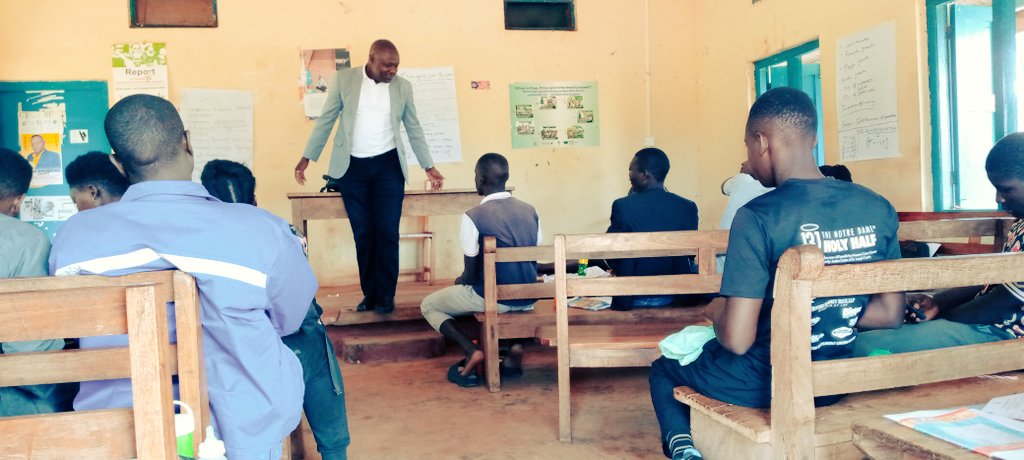 SeedBank97752's tweet photo. Three weeks into the We Work project, Bulindi/Kyabigambire youth are ready for practical solar installation training after intensive entrepreneurship and life skills sessions. Thanks to Trias, USSIA, and Enabel for empowering youth futures.
#WeWork #CleanJobs #DecentJobs https://t.co/5an4XAlmvt