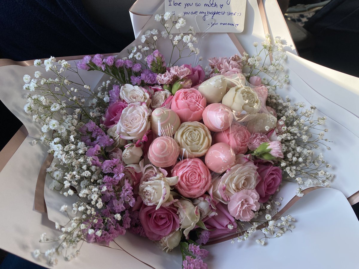 frogloves1D's tweet image. #second bouquet :3!!