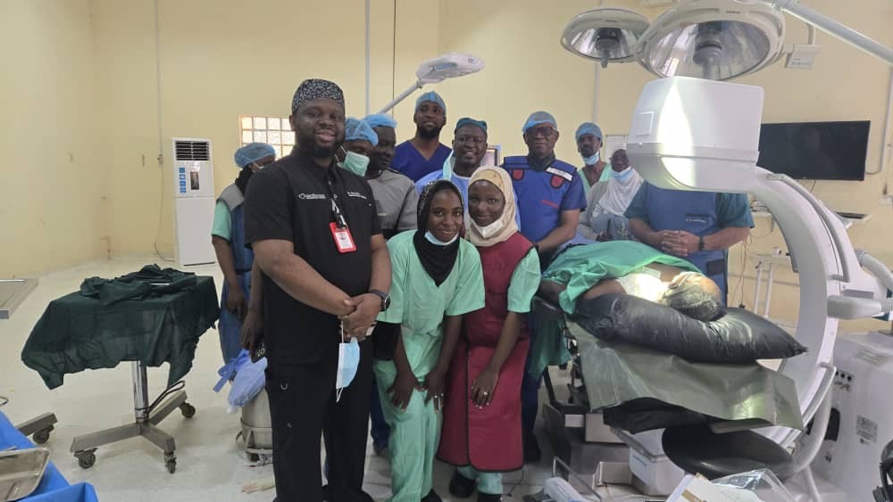 KnowYourPulse's tweet image. Today our #pace4life team led by Dr. Emmanual Edafe, along with the local team, implanted the very first #pacemaker in Katsina, Nigeria. Dr. Iseko is assisting and training the local physiologists.

Congratulations to the team on this lifesaving achievement.#Savinglives