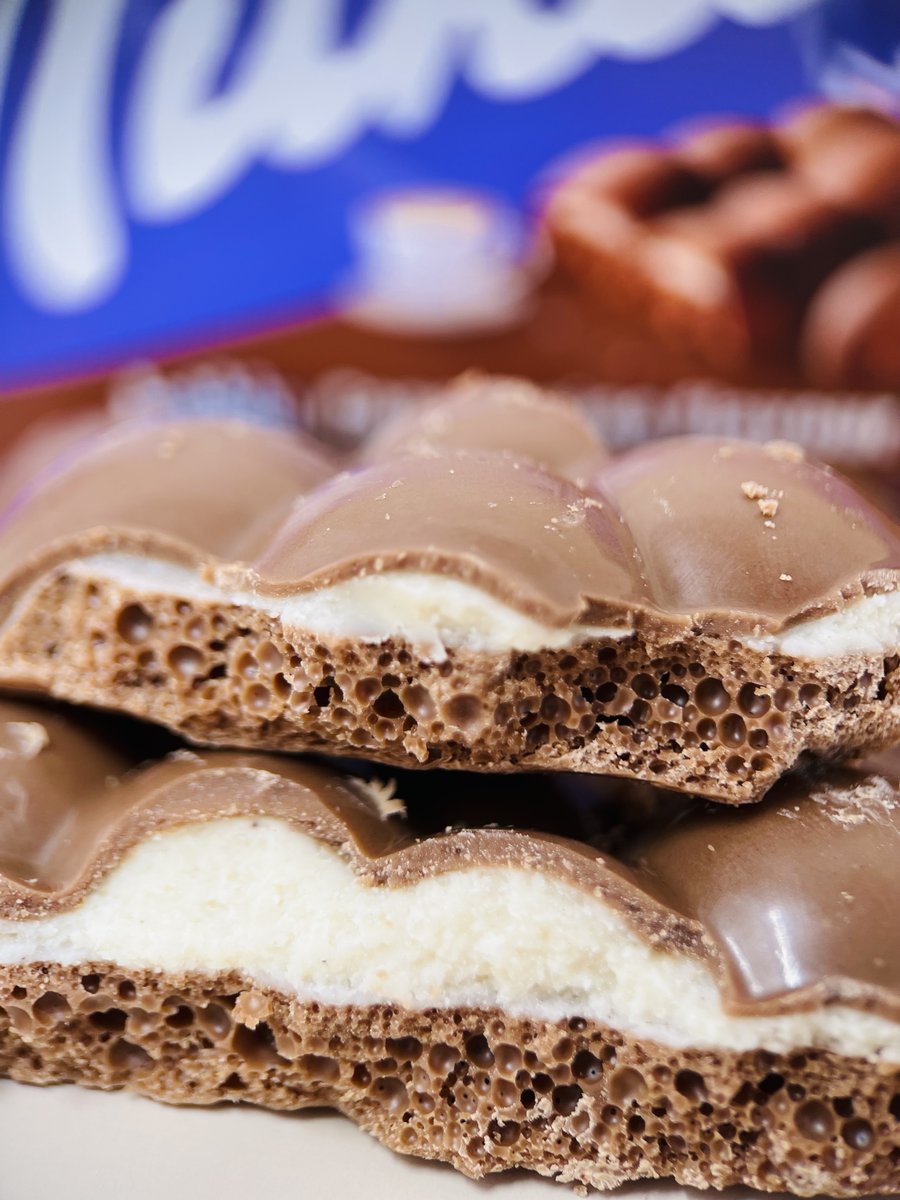 CandyFunhouseHQ's tweet photo. For days when you need a cappuccino AND a chocolate fix 🫶☕️💜

#milkachocolate #milka #cappuccino #cappuccinochocolate #milkabubbly #newchocolate #candytok #explore #foryou https://t.co/V4V6VoO6cp