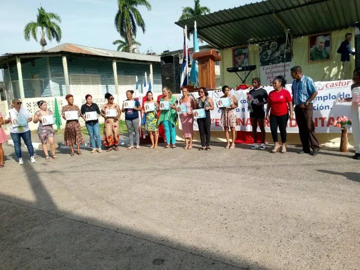 Dirección General de Educación Sagua de Tánamo (@dmesaguadet) on Twitter photo Feliz 65 aniversario de la FMC
Muchas felicidades a todas las federadas del país,especialmente a las de nuestro territorio sagüero.
<a href="/naimatrujillob/">Naima Ariatne Trujillo Barreto</a>
<a href="/LuisFel07486070/">Luis Felipe Batista Rodríguez</a>
<a href="/BatistaDelver/">DelvertMax</a>
<a href="/DiazCanelB/">Miguel Díaz-Canel Bermúdez</a>
<a href="/QueipoRuiz/">Joel Queipo Ruíz</a>
@DPE Feliz 65 aniversario de la FMC
Muchas felicidades a todas las federadas del país,especialmente a las de nuestro territorio sagüero.
<a href="/naimatrujillob/">Naima Ariatne Trujillo Barreto</a>
<a href="/LuisFel07486070/">Luis Felipe Batista Rodríguez</a>
<a href="/BatistaDelver/">DelvertMax</a>
<a href="/DiazCanelB/">Miguel Díaz-Canel Bermúdez</a>
<a href="/QueipoRuiz/">Joel Queipo Ruíz</a>
@DPE