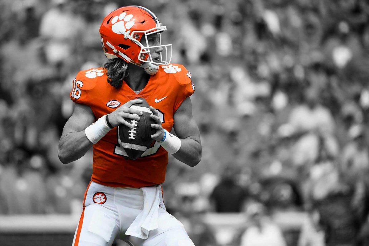 CFBHome's tweet image. RT if your team wins at least 10 games this year.
(I'm going to call you out, if you have no business RTing this) 👀