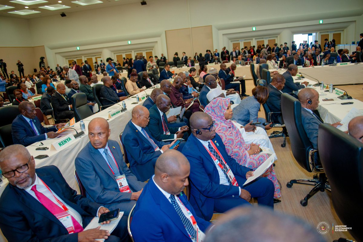 julienpalukucom's tweet image. La #TICAD9 a tiré ses rideaux ce vendredi 22 août 2025 après 3 jours des travaux intenses.
La séance était co-présidée par le Premier Ministre Japonais, H.E ISHIBA SHIGERU et le Président Angolais H.E João Manuel Gonçalves LOURENÇO, en sa qualité de Président de l’Union…