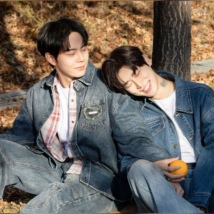 ?: sunghoyu ne kadar seviyorsun 
junsung: onun olmadan yaşayamayacağım duruma geldim.