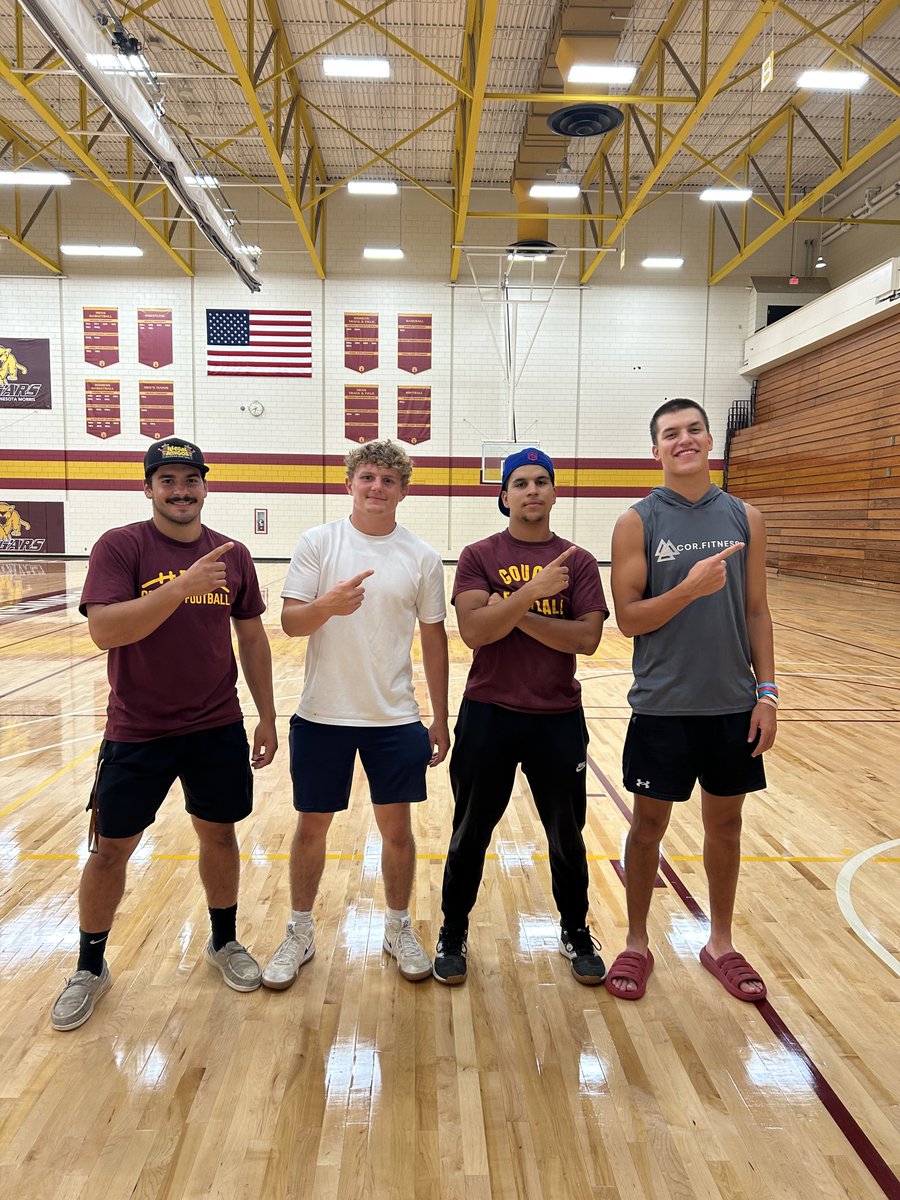 Minnesota Morris Football tweet media