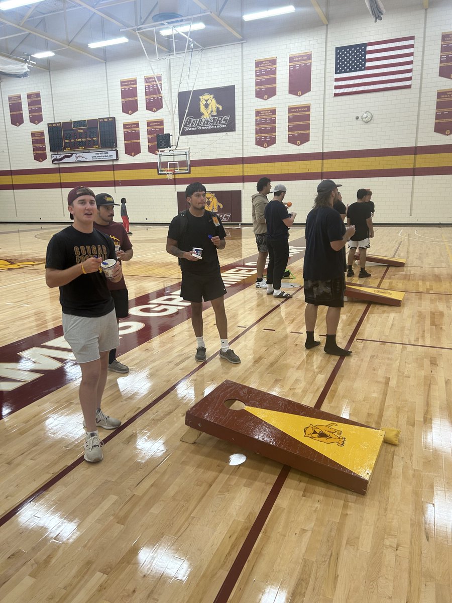 Minnesota Morris Football tweet media