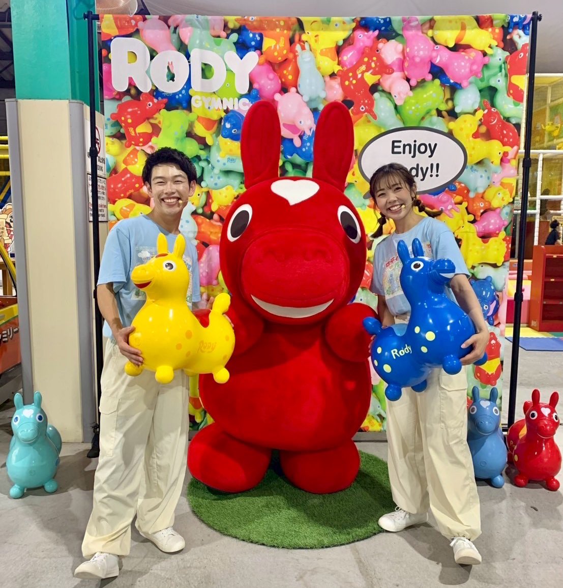 今週末開催！！

8/23(土) 24(日)
ロディとあそぼ！inルスツ
❶11:00〜
❷12:30〜
❸14:00〜

真夏のルスツ☀️
みんなで Be Happy!!

rusutsu.com/events/rody/