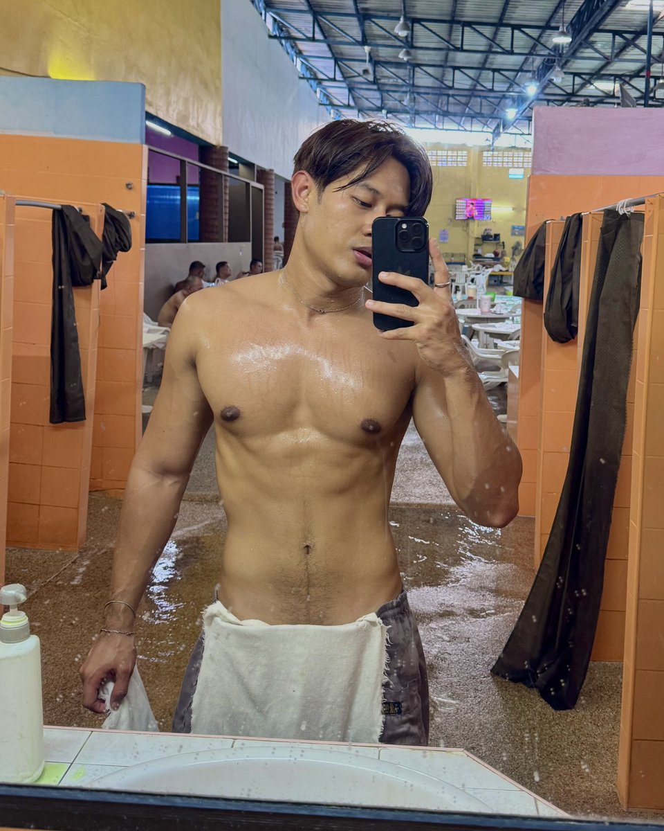 hari_picks's tweet photo. Nyoba 3 jenis bathhouse di Bangkok! Ke mana aja ya!?
Bisa cek di sini!
“Singkat Thailand / Short strip in Thailand”
English version https://t.co/tS6ab0siMX
Bahasa https://t.co/2NsuMXfrk2 https://t.co/w7VYylJW2P