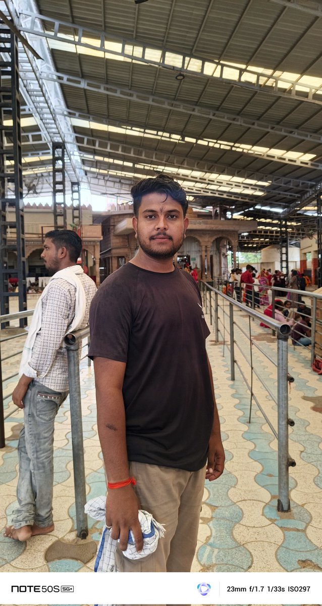 जय बुटाटी दरबार.🙏❤️
राजस्थान का एकमात्र स्थान जहां तुरन्त ईलाज देखने को मिलता है ...बाकी सब अपनी अपनी आस्था है लेकिन अधिकतर लुटेरे है ..🙏
बाकी बुटाटी धाम की एक खासियत ये भी है कि कोई इनके नाम से दुकान नहीं चलाता अपनी...अगर ऐसा पाया जाता है तो उसे तुरन्त प्रमाण मिल जाता है..🙏