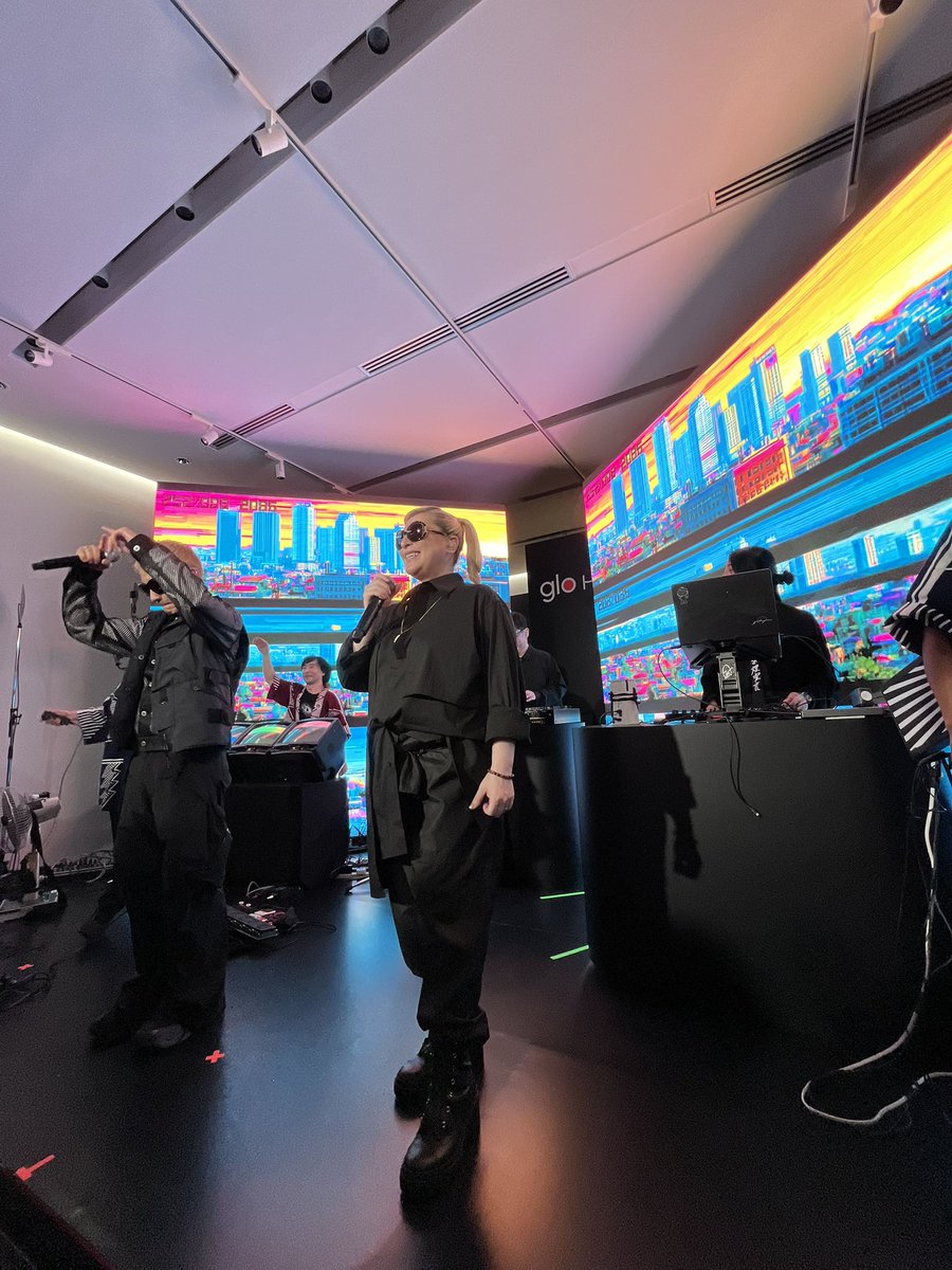 OMOHARAREAL's tweet image. m-flo loves エレクトロニコス・ファンタスティコス！and 落合陽一 スペシャルユニット come again🌟
#glo #hypebeast #loveatfirst