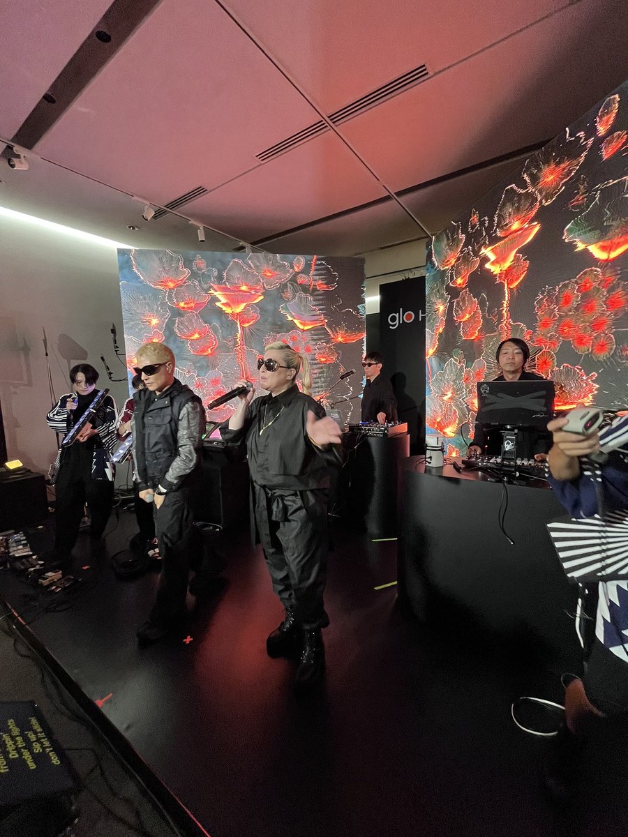 OMOHARAREAL's tweet image. m-flo loves エレクトロニコス・ファンタスティコス！and 落合陽一 スペシャルユニット come again🌟
#glo #hypebeast #loveatfirst