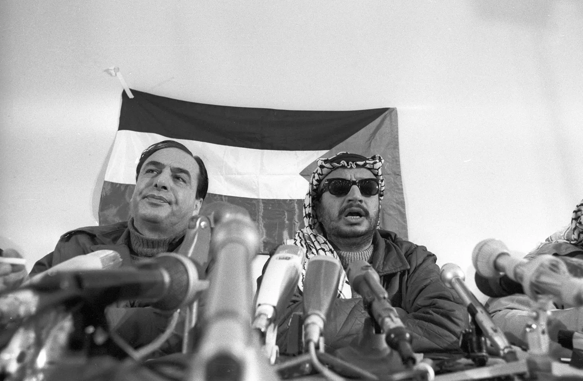 1973: PLO factions under Arafat’s leadership coordinate dozens of hijackings across Europe &amp; Middle East, targeting civilians to pressure Israel and gain attention.

(13/20)
