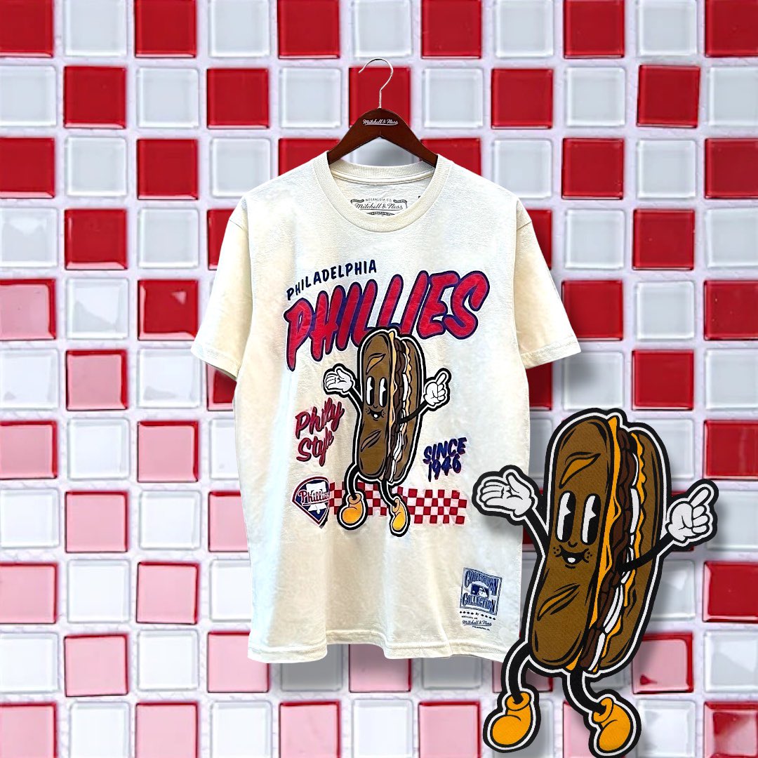 MNFlagshipStore's tweet image. Anyone hungry? @Phillies food tee pack now available! 🥖🥨🍧