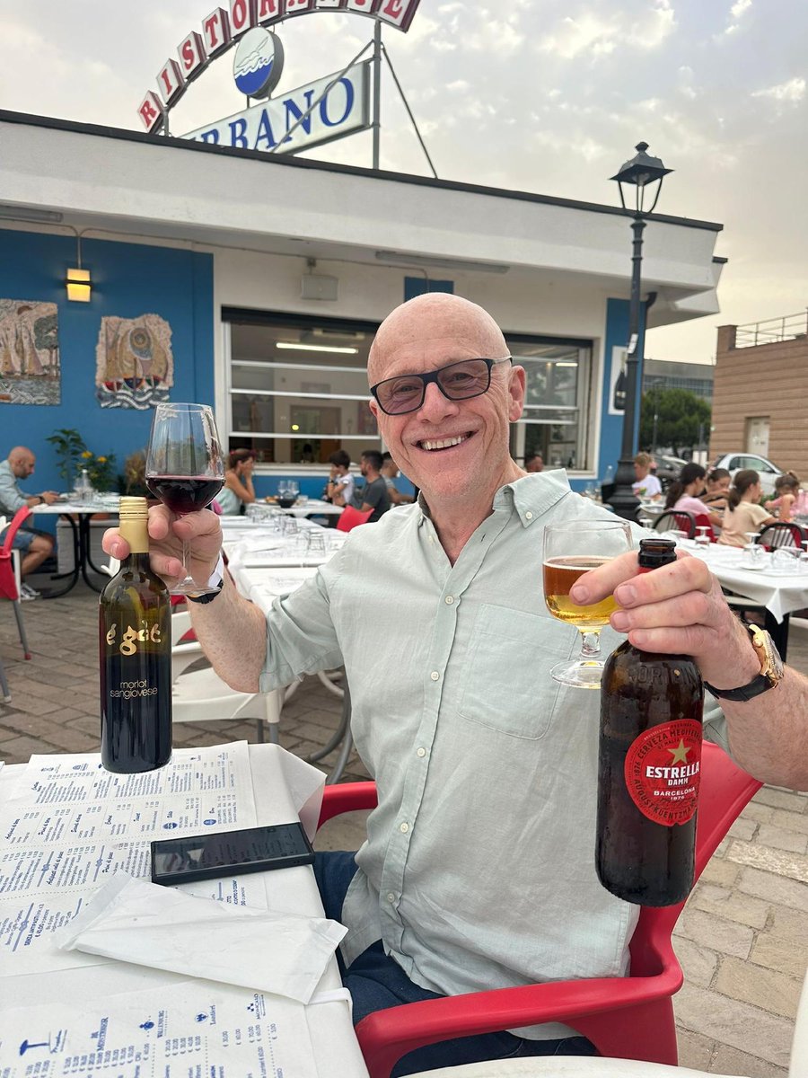 JohnDCaudwell's tweet image. Beer or wine? 🍺🍷

Have a great Bank Holiday weekend, everyone!

What are you and yours up to? 

#BankHoliday #BankHolidayWeekend