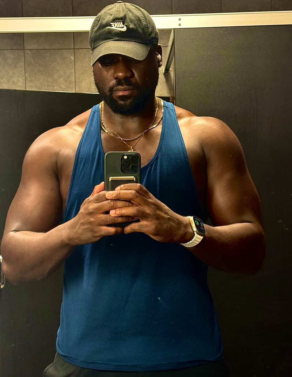 BuddyNoLove's tweet image. Built in the 229! Hit the gym