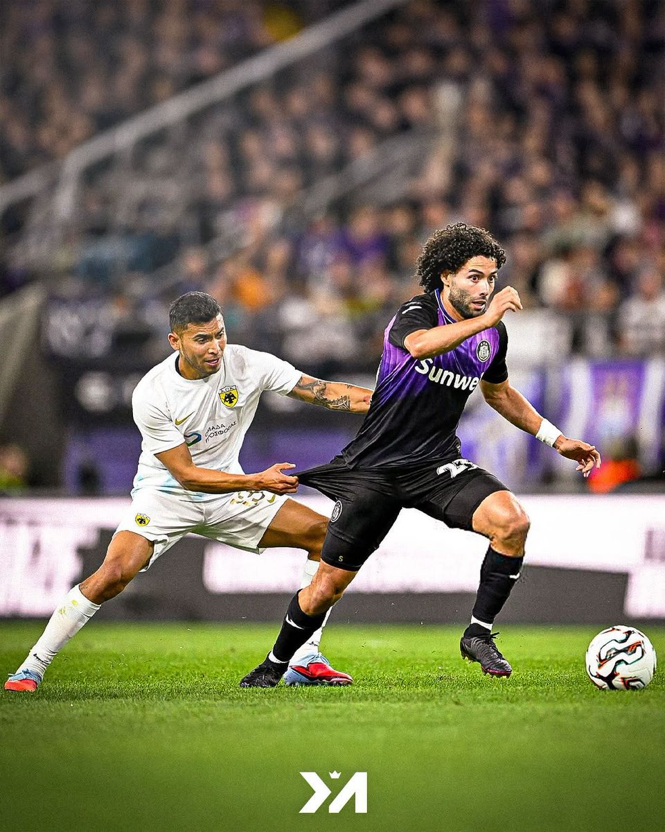 Da alegría que poco a poco van regresando los tiempos de ver duelos entre mexicanos 🇲🇽 en torneos europeos.

Orbelin Pineda y 'Chino' Huerta disputando el balón en la fase previa de Conference League.