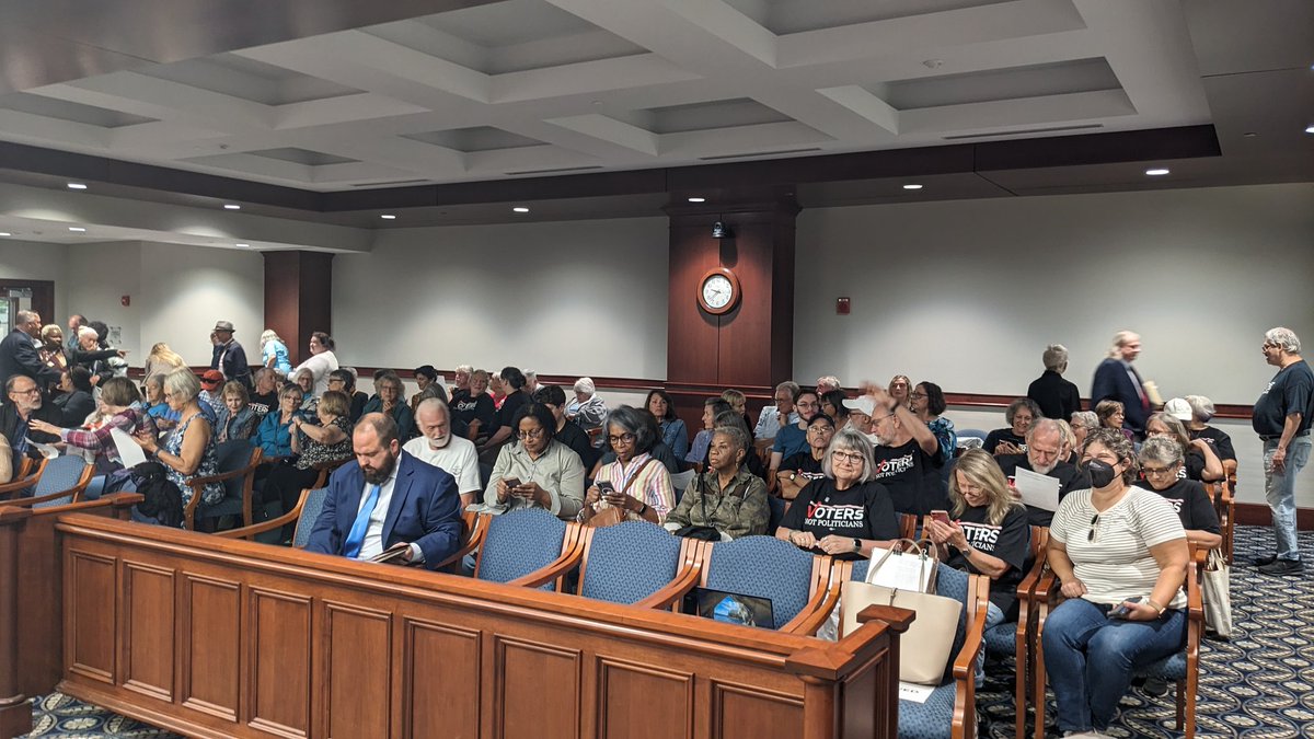 VotersNotPoliticians tweet media