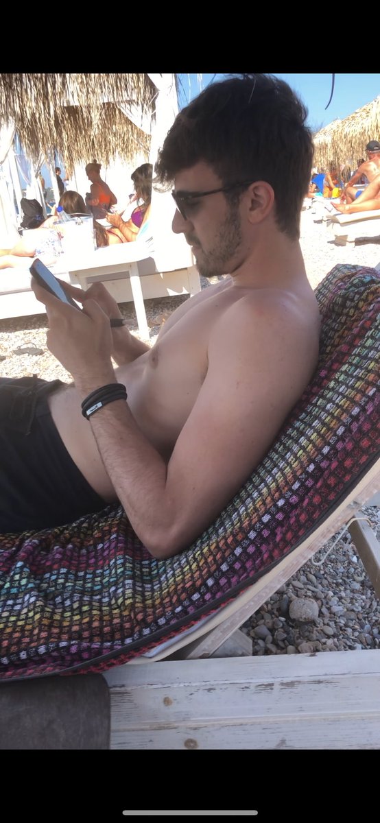 ΑΦΗΣΤΕ ΣΤΟΝ ΦΑΝΗ ΤΟ ΚΙΝΗΤΟ
ΝΑ ΚΑΘΕΤΑΙ ΤΑ ΒΡΑΔΙΑ
ΝΑ ΒΛΕΠΕΙ ΚΑΥΣΤΙΚΟ

ΣΟΛΟ ΜΠΟΛΕ ΣΟΛΟ ΜΠΟΛΕ ΣΟΛΟ ΜΠΟΛΕ

#exathlonGR #survivorGR