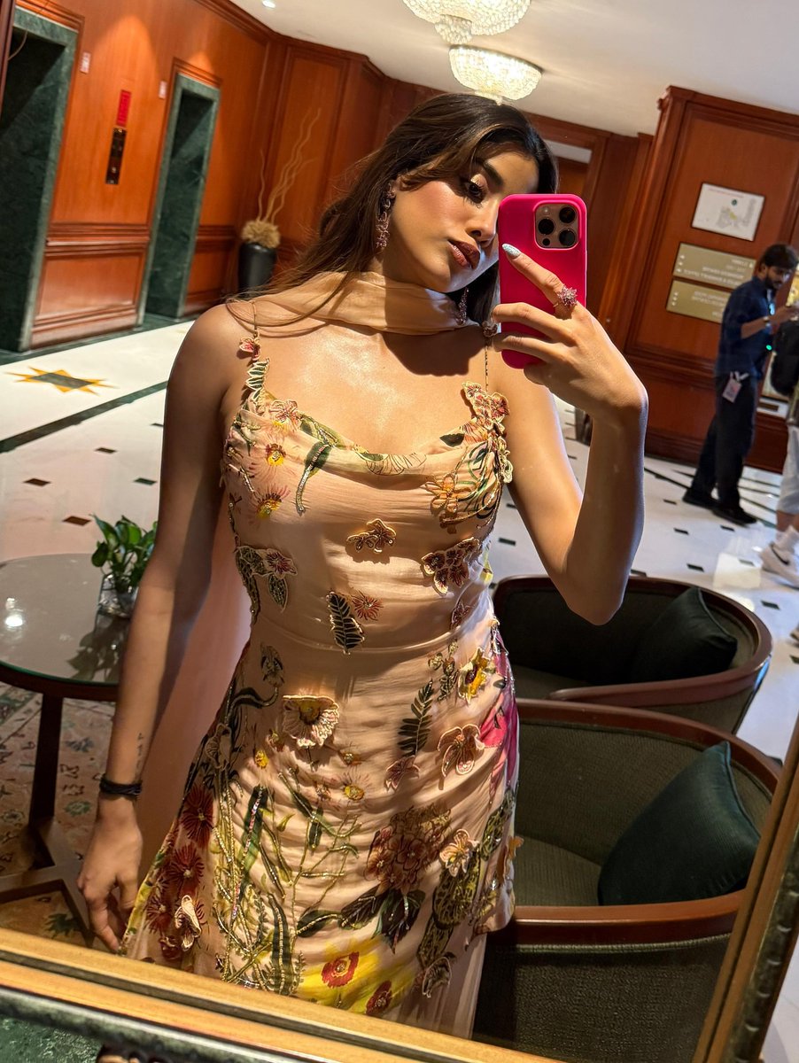 Janhvi Kapoor 🔥🤤