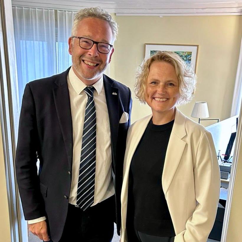 🍀 Today, I had the pleasure of meeting the new party leader of <a href="/Centerpartiet/">Centerpartiet</a> in Sweden.

We discussed cooperation within our liberal family, the upcoming <a href="/ALDEParty/">ALDE Party</a> Congress in Brussels and much more.

Tack <a href="/annakarin_hatt/">Anna-Karin Hatt</a> för ett givande möte!