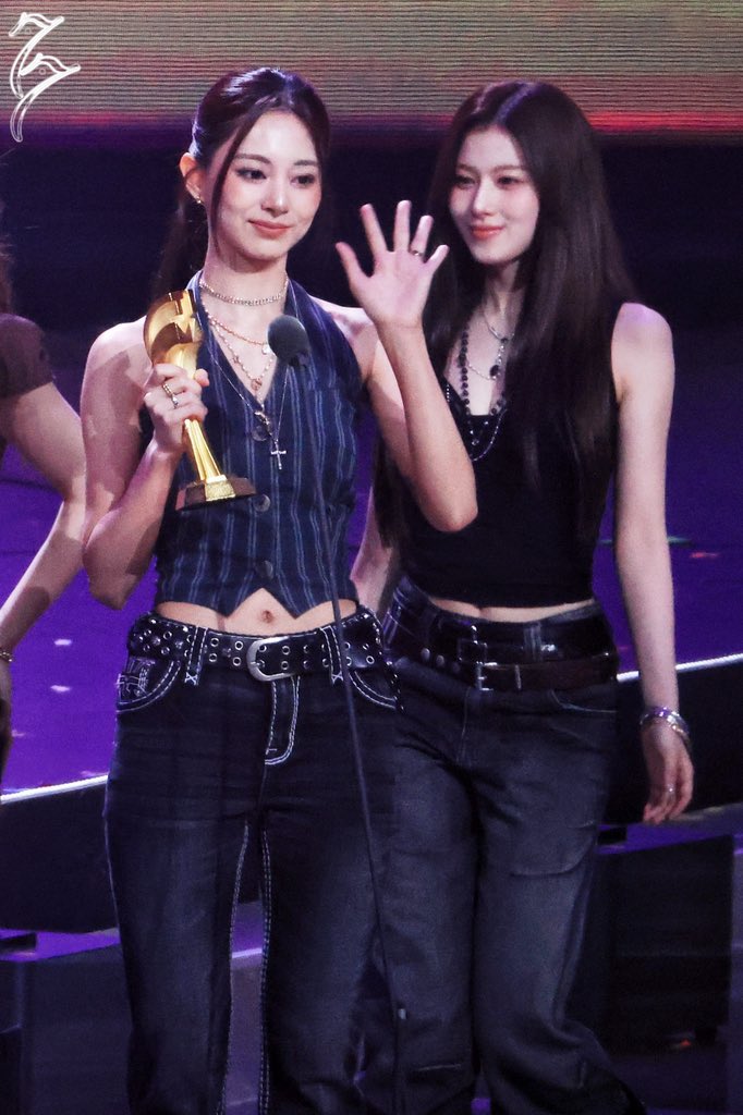 GORGEOUS GORGEOUS GIRLS