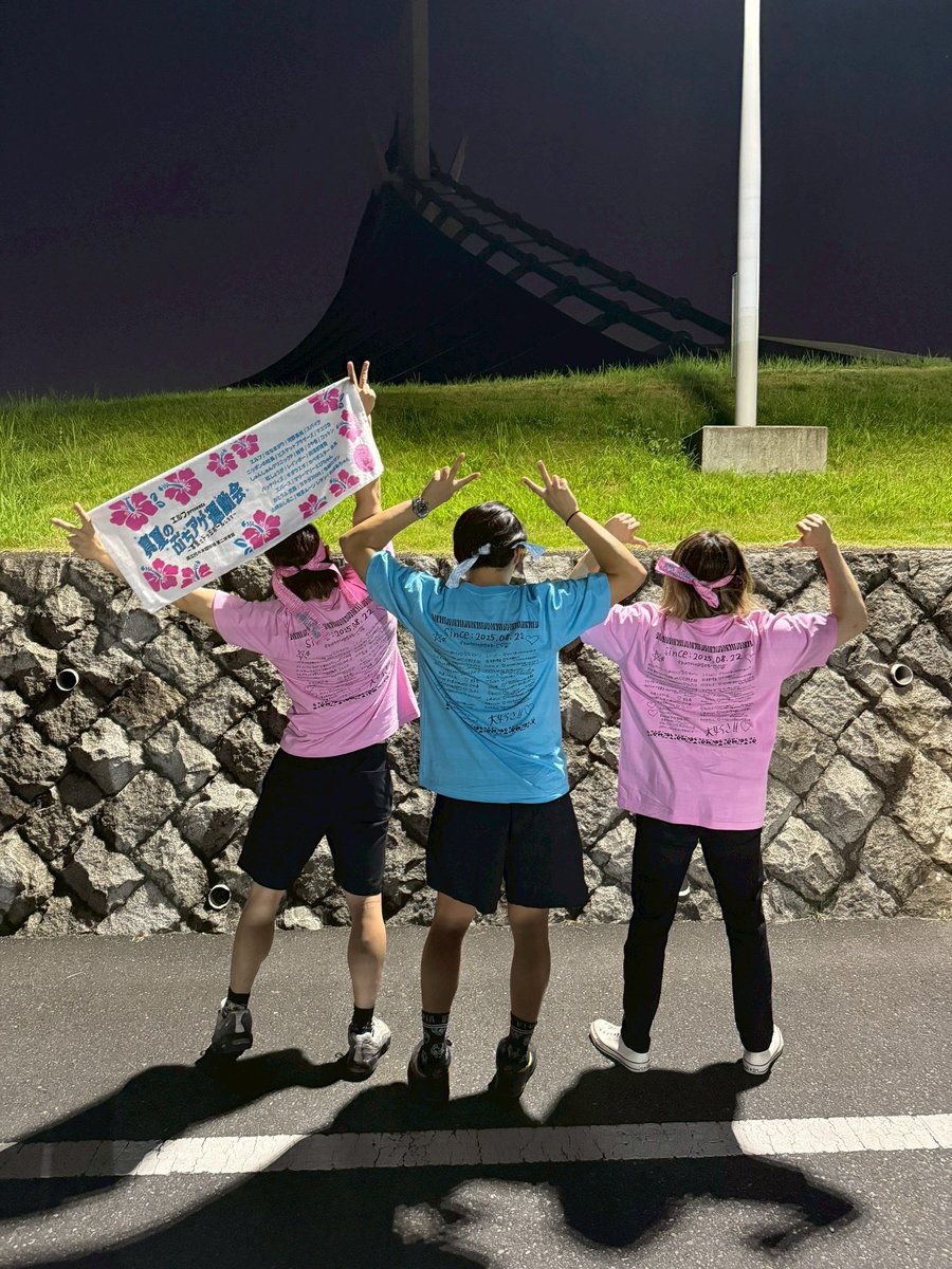 toy_ddt_k's tweet photo. #真夏のぶちアゲ運動会　を観に行ってきました！
人生で初めてあんなにドッジボールを観て笑いました！！
また昔みたいに全力でドッジしたいな〜〜
そして青春を感じすぎてノリノリで青春ポーズしました✌🏻
楽しくて幸せ！！ https://t.co/EozXtwrL0F
