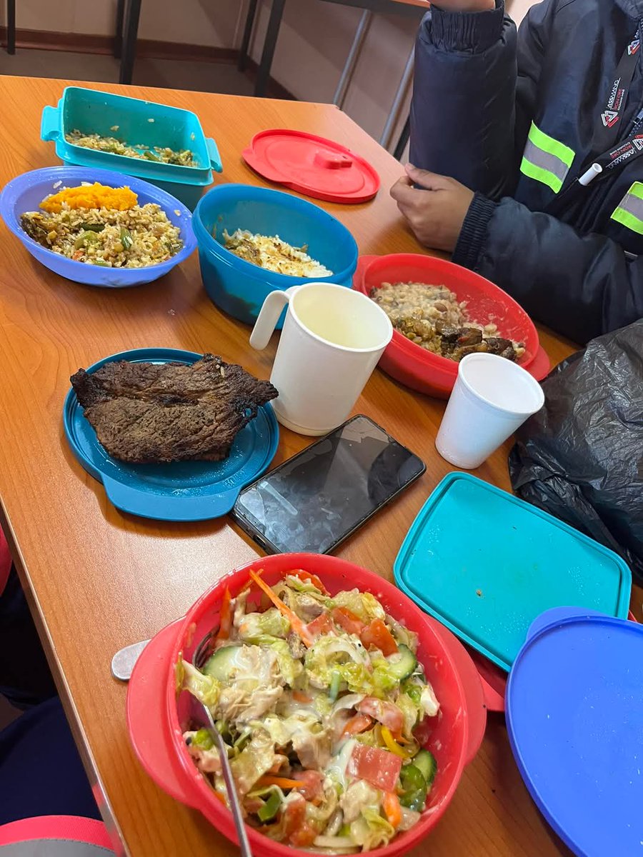 The gossip here slaps more than the food 😂