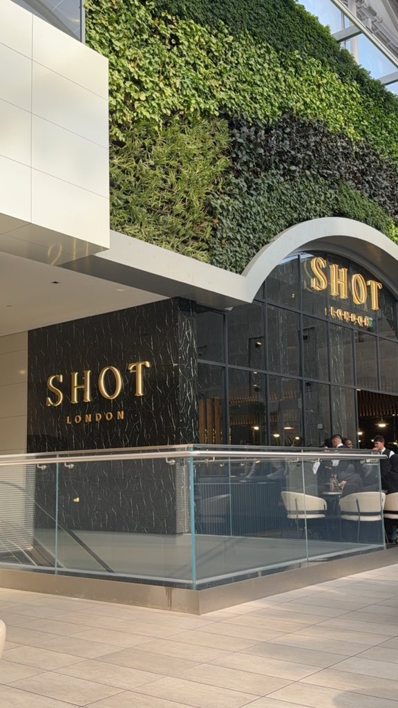 على اول محطات العنى و الغرابيل
مسكتي يديني لدروب الصحيحه

انا انسان شاكرلج بأدق التفاصيل
ارد الحميل شلون وانتي قريحه

تعالي مع النسناس ولا اخر الليل 
بقى جرح عرضني هبوب الفسيحه

عتابي على المرسول ولا المراسيل
على طاري الثنتين وين النصيحه

افضفض على طاريك قبل المواصيل 
طواريك واجد