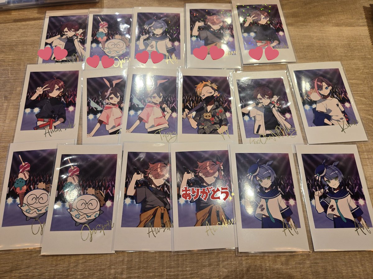【交換】CRフェス 2025 CRFES 缶バッジ 

【譲】画像1～4（💕はホロ）

【求】❤♠ 
缶バッジ ホロ⇆ノーマル可能
チェキ風カード ホロ⇆ホロ、ノーマル⇆ノーマル

郵送or日が合えば所沢付近or都内手渡し可能