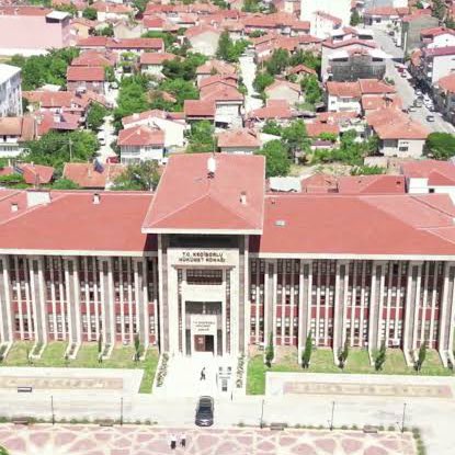 Ümit Dikbayır (@umitdikbayir) on Twitter photo 👉Solda: İngiltere Başbakanı’nın resmi konutu ve çalışma ofisi. Basın açıklamaları, yabancı lider ağırlama ve Kabine toplantıları burada yapılır. 
👉 Sağda: 14 bin nüfuslu Keçiborlu Hükümet Konağı ve arkasında bu şatafatın bedelini ödeyen vatandaşların evleri. 👉Solda: İngiltere Başbakanı’nın resmi konutu ve çalışma ofisi. Basın açıklamaları, yabancı lider ağırlama ve Kabine toplantıları burada yapılır. 
👉 Sağda: 14 bin nüfuslu Keçiborlu Hükümet Konağı ve arkasında bu şatafatın bedelini ödeyen vatandaşların evleri.