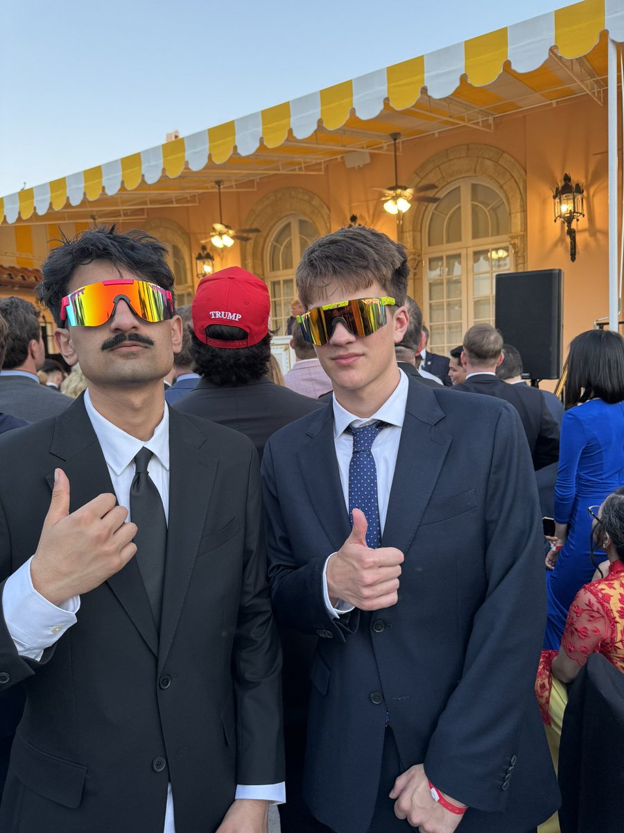 DefiRabbitHole's tweet image. Mog was at Jackson Hole this week

Mog was at the White House and got Trump to go full crypto

Study moggers mogging for the industry