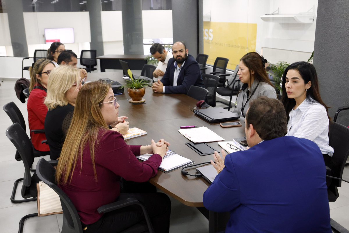 #SaludOcupacional | Primera mesa técnica instalada sobre exámenes médicos laborales obligatorios

Esta mañana llevamos a cabo la primera reunión de la mesa técnica interinstitucional orientada al análisis de temas vinculados a la seguridad y salud en el trabajo, con énfasis en