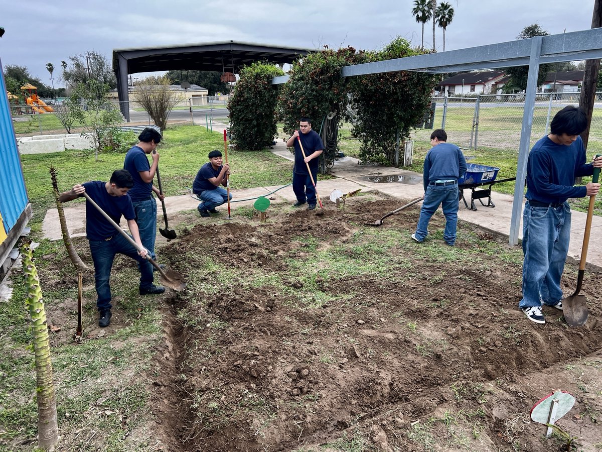 Before and After! Students <a href="/IandGCenter/">I&G Center</a> designed and built their own out door study area! It is truly amazing how hard work and dedication can lead to beautiful transformation! <a href="/gutiexfer/">Fernando X Gutierrez</a> <a href="/McAllenISD/">McAllen ISD</a> <a href="/CityofMcAllen/">City of McAllen, TX</a> <a href="/Lowes/">Lowe's</a> #landscaping