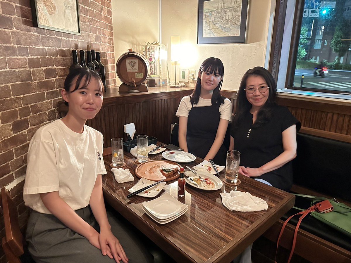 若い指導者に教えるときは
私のやり方を強制してもダメなの。

私なりの指導の目的を伝る程度でいい。

自分のやりたいことを考えさせて
自分ならどうしたらいいかを考えさせるしかない。

それがその人にとっての一生の答えだから。

私のやり方はその子にとって枝葉でしかない。

幹を見つけてほしい