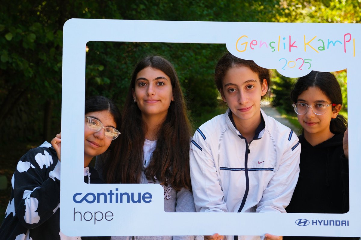 HyundaiTurkiye's tweet image. “Progress for Humanity” vizyonumuz doğrultusunda Kahramanmaraş depreminden etkilenen gençler için özel bir kamp düzenledik.💙

Sanat, spor, girişimcilik ve kişisel gelişim atölyeleriyle gençler, geleceğe umutla bakıyor. ✨

youtu.be/M6LESZ1XeOU

#ProgressForHumanity #Hyundai