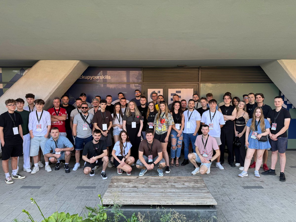 StrongTigerWZ's tweet image. Absolute banger LAN Party last weekend in Poland! 🐯🎯

Huge thanks for creating unique event! 🔥@Zeldii__ @xx_Martiii @PLATRivals @BaseStackPolska 

Better than #WSOW, audience makes a difference  @Activision 😉