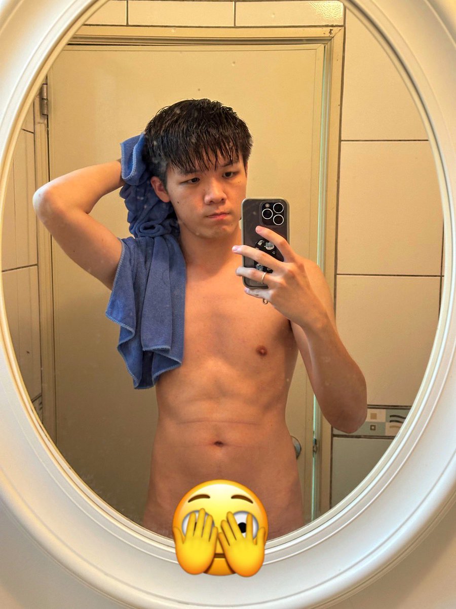 最近工作太奴都沒什麼休息
畢竟我本身也是…沒有啦 愛開玩笑
終於要迎來久違的兩天休假ㄌ
發張前幾天洗完澡拍的照 🫣
-
不知不覺粉絲到1858了
有機會破2000ㄇ  嗷嗷 😳