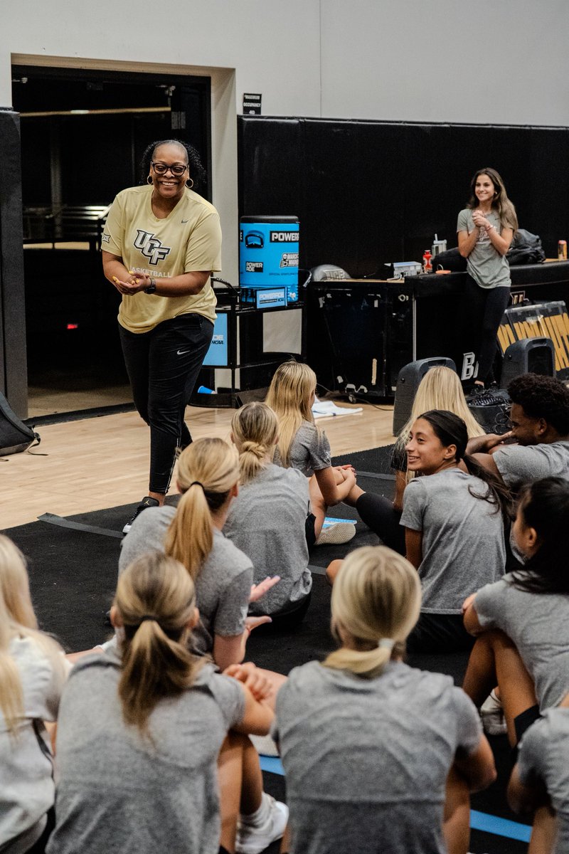 Sytia Messer tweet media