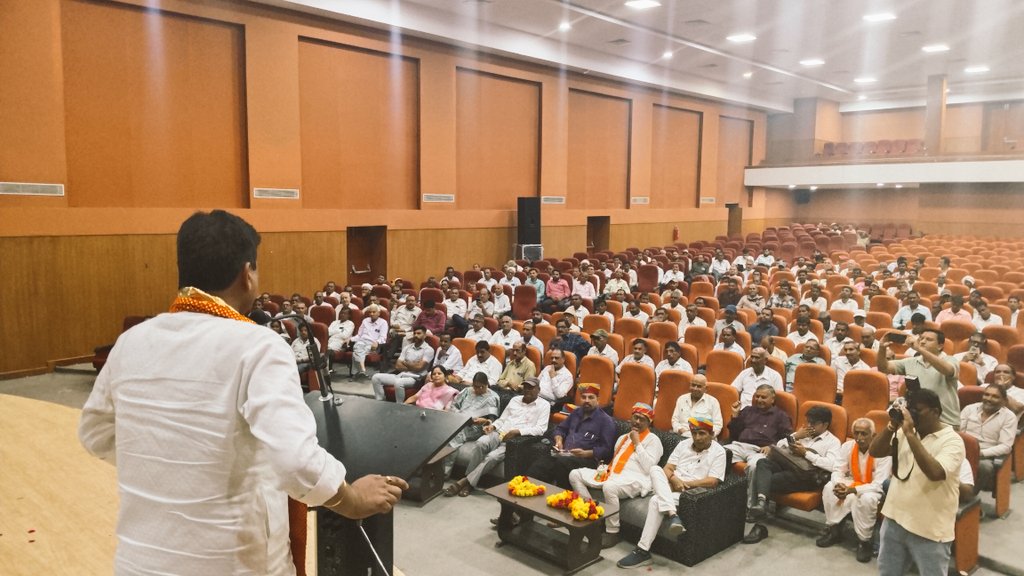 Sushil Katara (Modi Ka Parivar) (@sushilkatara84) on Twitter photo आज राजस्थान सरकार के कैबिनेट( खाद्य एवं आपूर्ति) मंत्री श्रीमान सुमित जी गोदारा जी के साथ में विजयाराजे सिंधिया ऑडिटोरियम हॉल डूंगरपुर में राशन डीलर एसोसिएशन विक्रेता संघ कार्यक्रम में उपस्थित रहा
@bjp4rajasthan @bjp4india
@bjp4chaurasi
<a href="/SUMITGODARA73/">SUBMIT GODARA (मोदी का परिवार)</a> आज राजस्थान सरकार के कैबिनेट( खाद्य एवं आपूर्ति) मंत्री श्रीमान सुमित जी गोदारा जी के साथ में विजयाराजे सिंधिया ऑडिटोरियम हॉल डूंगरपुर में राशन डीलर एसोसिएशन विक्रेता संघ कार्यक्रम में उपस्थित रहा
@bjp4rajasthan @bjp4india
@bjp4chaurasi
<a href="/SUMITGODARA73/">SUBMIT GODARA (मोदी का परिवार)</a>