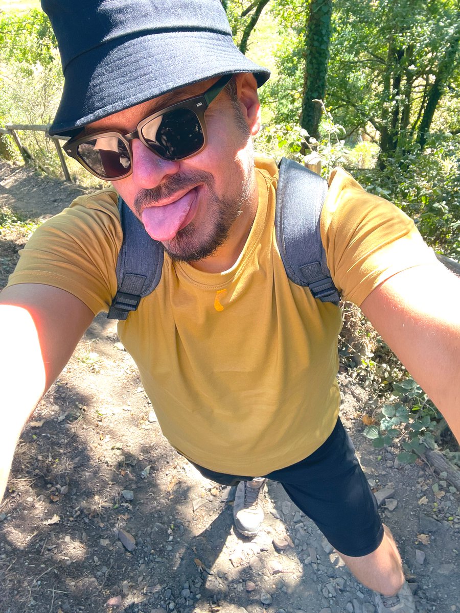 On dirait le début d’un porno 🔞 GAY 🐽 😈 🫣💁🏻‍♂️🫢😳😏😜 🔥 

Alors que j’ai juste chaud 😂 

🤭🤭🤭🤭😘