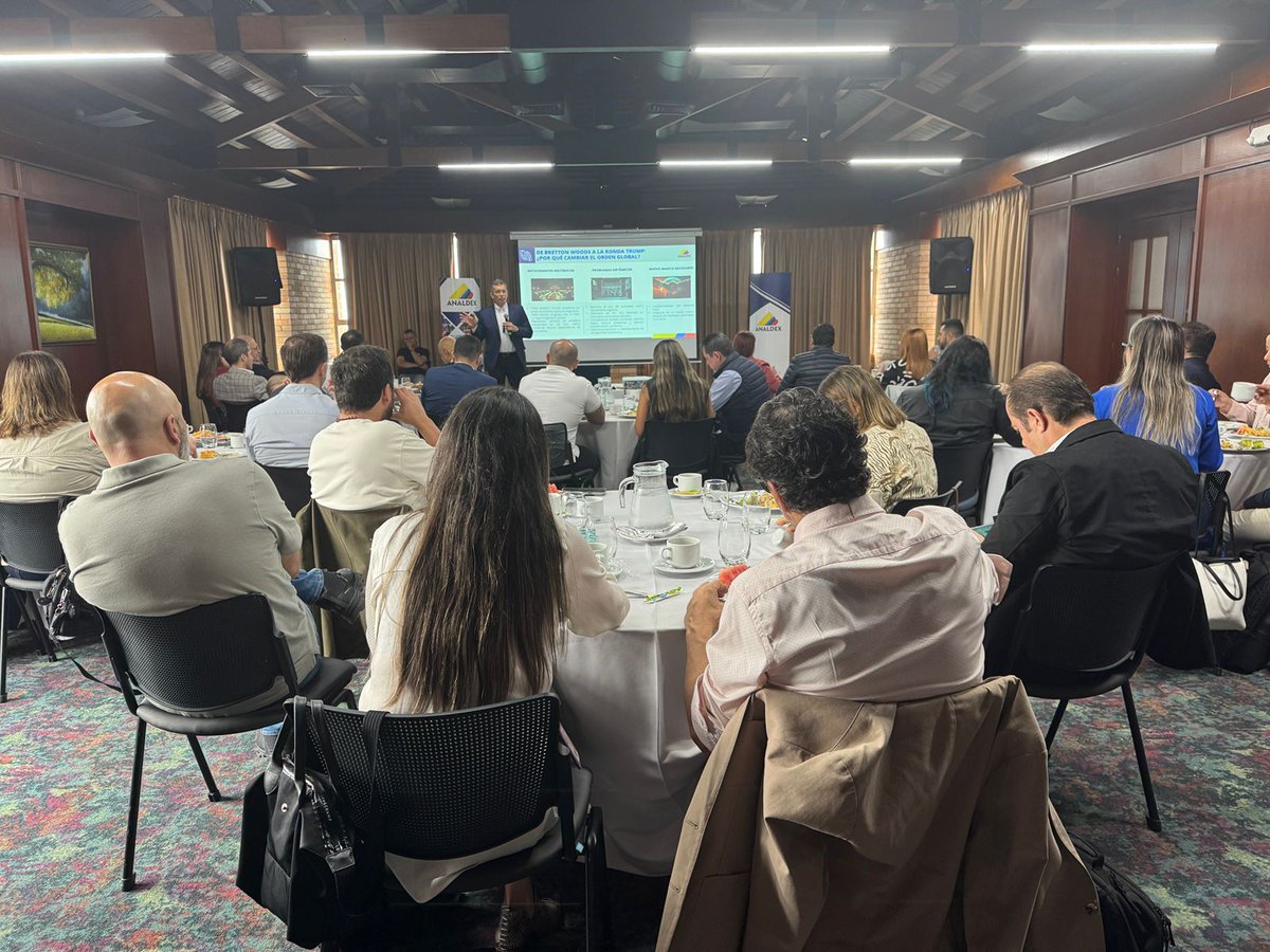 Analdex Colombia (@analdexcolombia) on Twitter photo #AnaldexEnLasRegiones | En Medellín se realiza el conversatorio 'Incertidumbre fiscal y comercio exterior: claves para anticipar oportunidades en Colombia', un espacio organizado por Analdex junto a <a href="/thomsonreuters/">Thomson Reuters</a> y <a href="/CroweColombia/">Crowe CO</a>.
Durante el encuentro, <a href="/javierDiazMo/">Javier Diaz Molina</a> expone una #AnaldexEnLasRegiones | En Medellín se realiza el conversatorio 'Incertidumbre fiscal y comercio exterior: claves para anticipar oportunidades en Colombia', un espacio organizado por Analdex junto a <a href="/thomsonreuters/">Thomson Reuters</a> y <a href="/CroweColombia/">Crowe CO</a>.
Durante el encuentro, <a href="/javierDiazMo/">Javier Diaz Molina</a> expone una