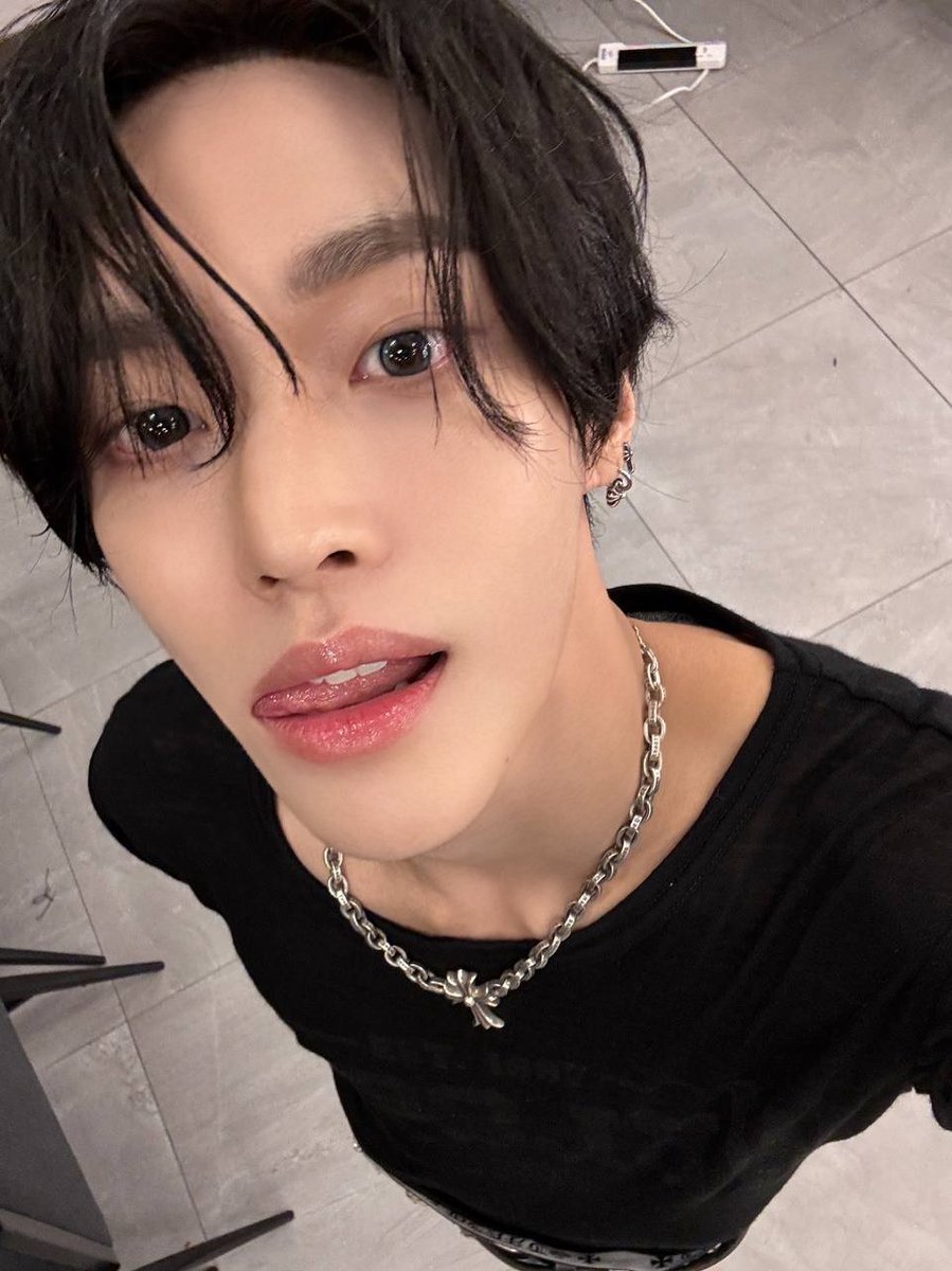 한번씩 덕질하다 현타와서 휴덕 하려다가도 원빈이 보고 다시 라사맥 상태로 돌아옴 ㅋㅋㅋ 라이즈를 너무 사랑해