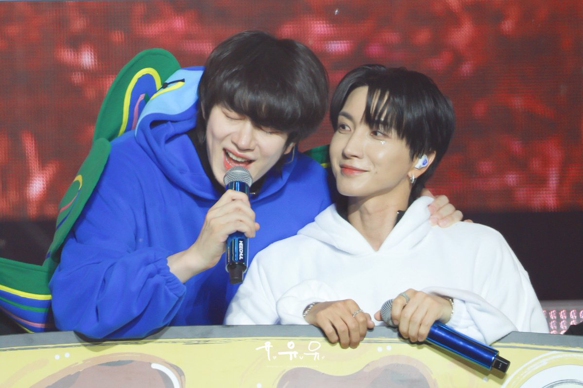 gyugyucute1106's tweet photo. 250822 슈퍼쇼10

귀여웡🥹

#SUPERJUNIOR #83line 
#LEETEUK #이특 
#HEECHUL #희철 
#SUPERSHOW10 #SuperShow10Seoul https://t.co/MwmlEW9Jy2