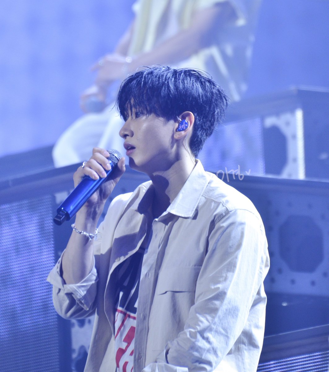 250822 Super Show D1
선명한 턱선😍

#eunhyuk #은혀