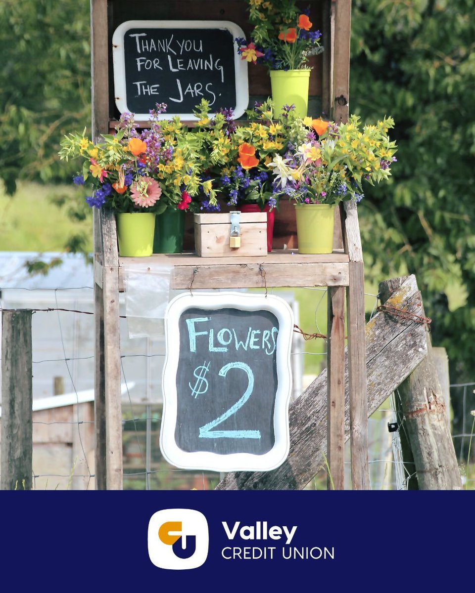 Mixing business with personal? Not in your bank account! Keeping them separate can save you time, stress, and money come tax time. Find out why 👉 honestmoney.ca/articles/why-y…