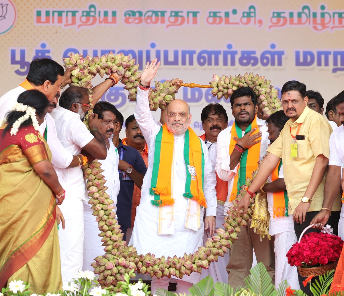 AmitShah's tweet photo. The days of the corrupt, atrocious, and dynastic DMK government are now numbered. 

People of Tamil Nadu are resolved to uproot the DMK government and form an NDA government. Glimpses from the 'Booth Karyakarta Sammelan' in Tirunelveli. https://t.co/hQPiZl7Qw2