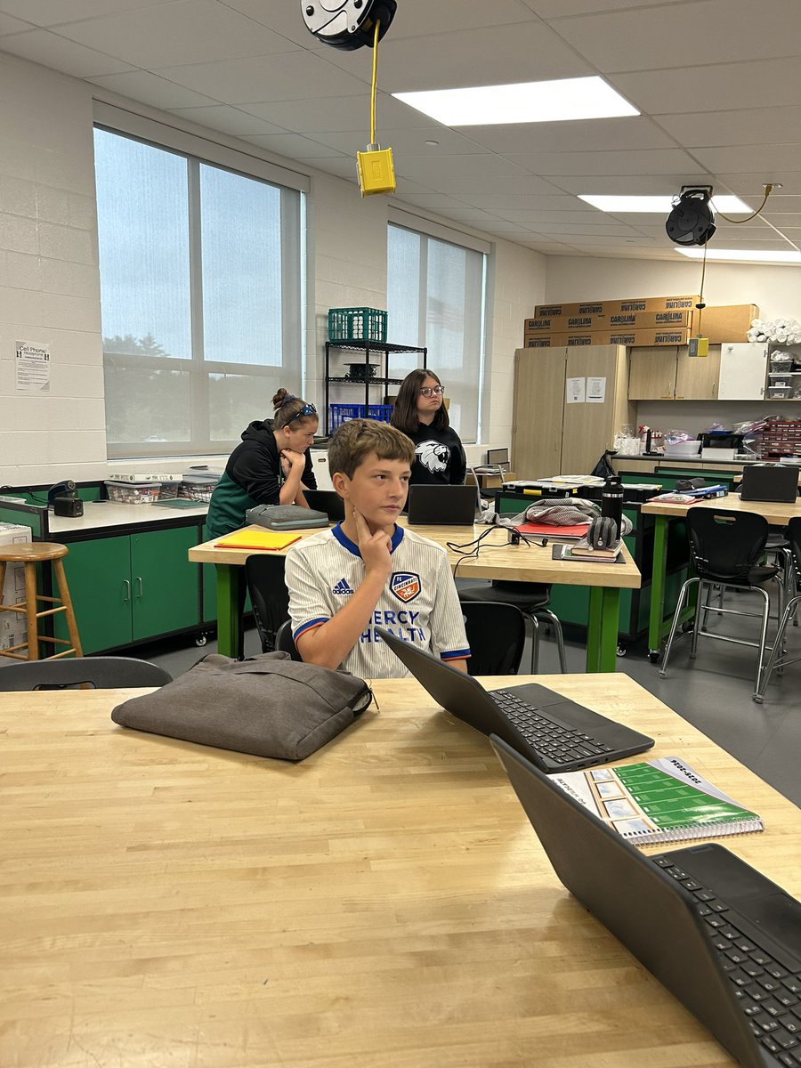 Medical detectives: learning how to take our vitals and recording data.
PLTW Gateway MD is never boring!
<a href="/GreatOaksOhio/">Great Oaks Career Campuses</a> <a href="/PLTWorg/">Project Lead The Way</a> @harrisonjuniors